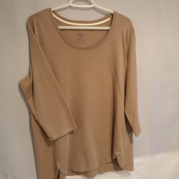 2/$30.00 Mix & Match - Isaac Mizrahi Live Essentials Ladies 3/4 Sleeves T-shirt - Picture 1 of 6